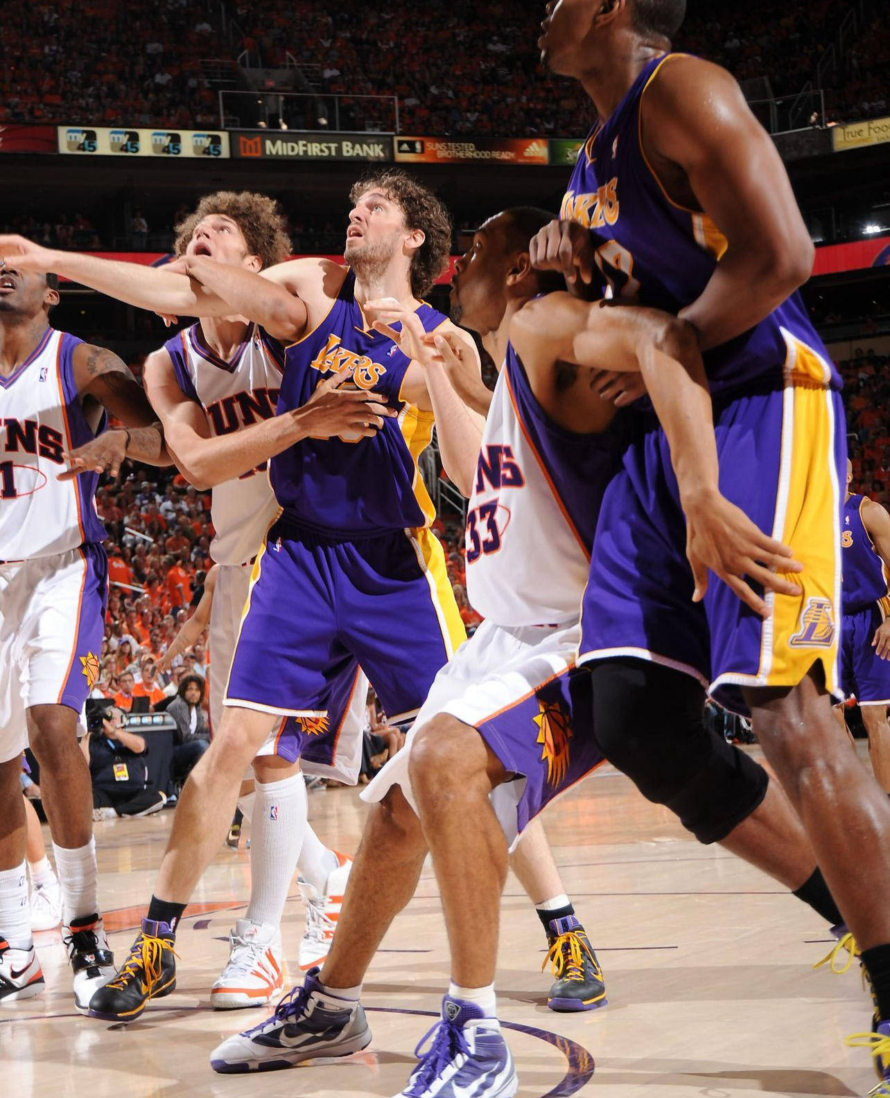 包含风云突变菲尼克斯太阳今夜迎来里程碑，NBA常规赛版图或变，媒体盛赞，训练强度明显提升的词条