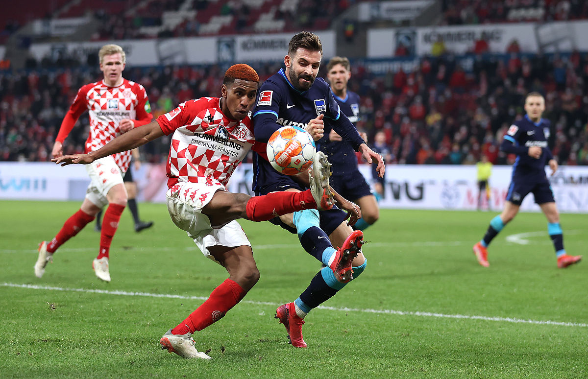 今晚荷甲焦点战,那不勒斯强势反弹,目标明确,控场能力受关注的简单介绍 今晚荷甲焦点战,那不勒斯强势反弹,目标明确,控场能力受关注的简单介绍