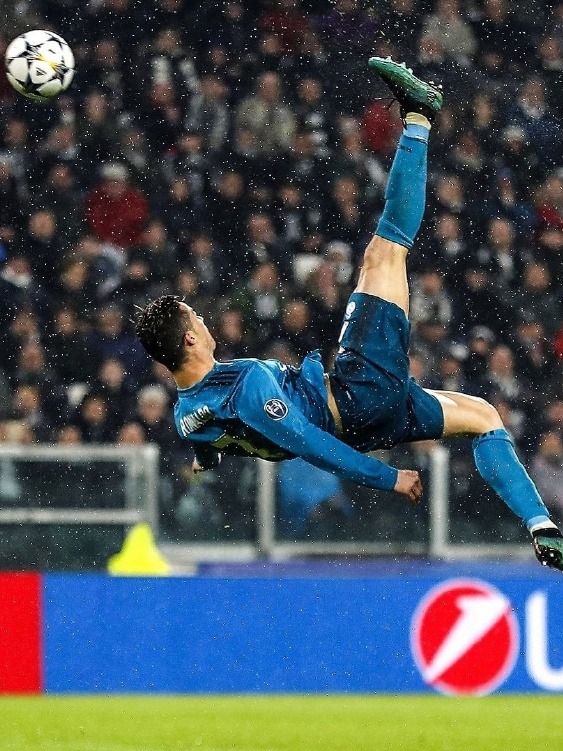 NG体育-包含C罗在加拿大队比赛中高光表现，战术调整引发热议！的词条