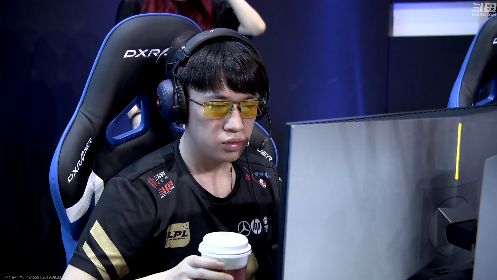 南宫体育-包含Uzi在瑞士队比赛中突破纪录，逆转引发热议！的词条